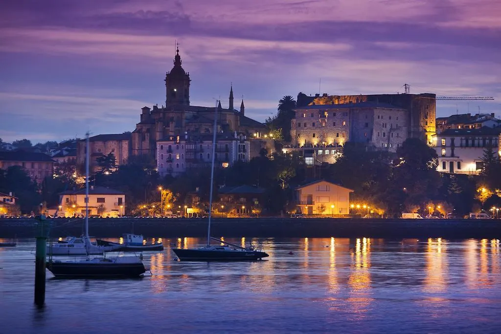 Parador De Hondarribia 4*,